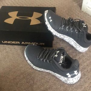 Under armour brand men’s shoes size 9.5